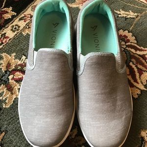 Vionic Kea Slip-On Sneakers Size 9, Grey